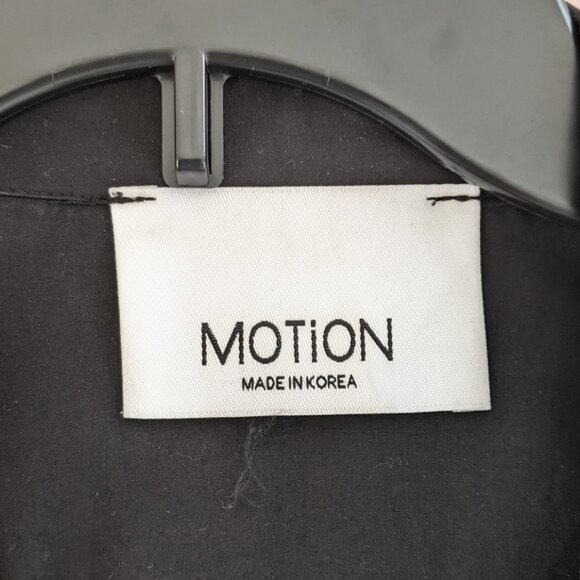 Lace attached black shirt - Picture 4 of 4